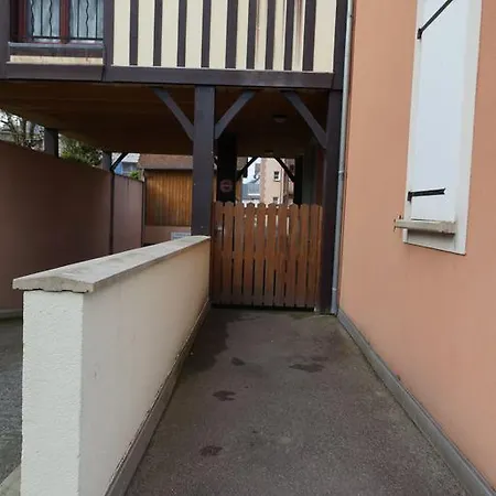 La Salamandre Apartment *