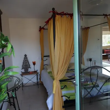 La Salamandre Apartment *